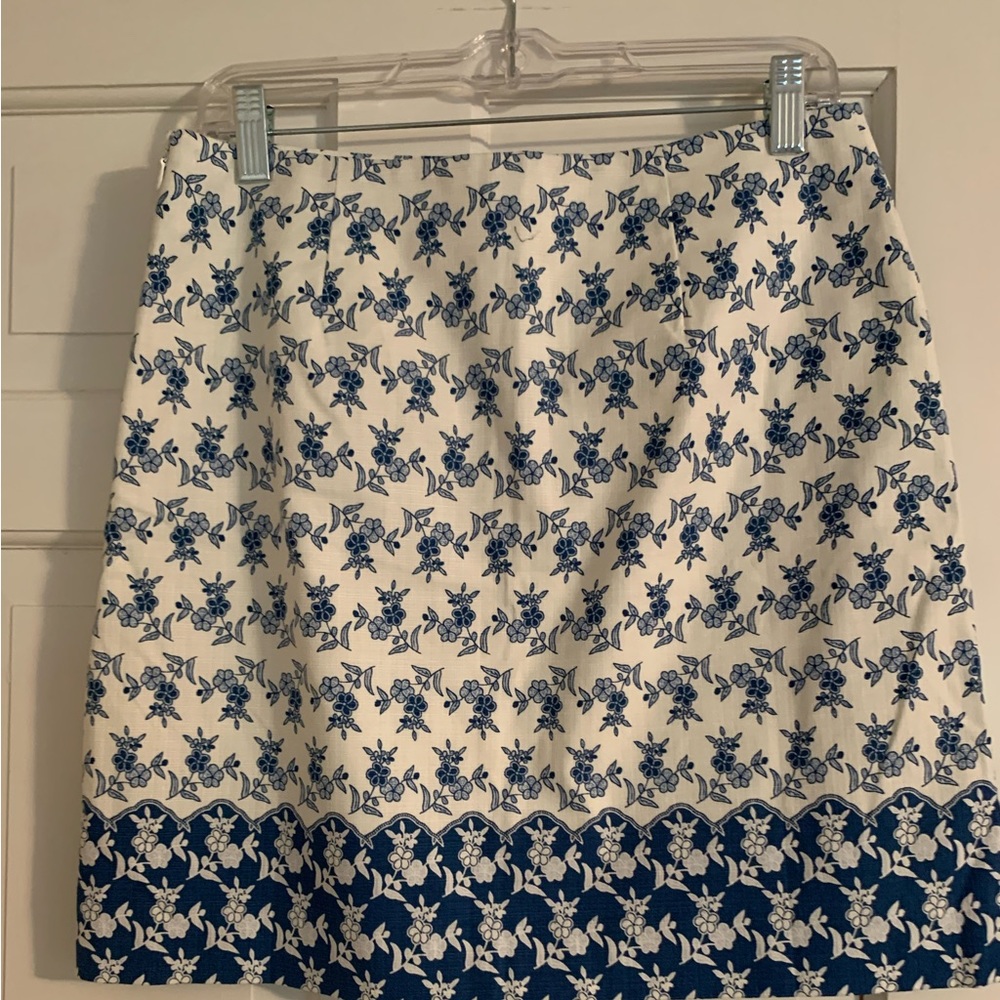 Loft size 6 skirt -white with blue floral design